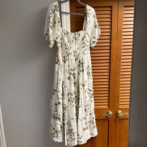 Abercrombie & Fitch - Limited Collection with Emily Travis Smocked Midi Dress
